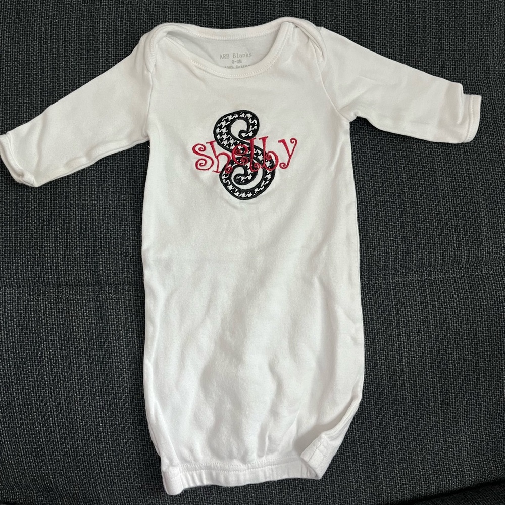 Shelby‎ Embroidered NB Gown